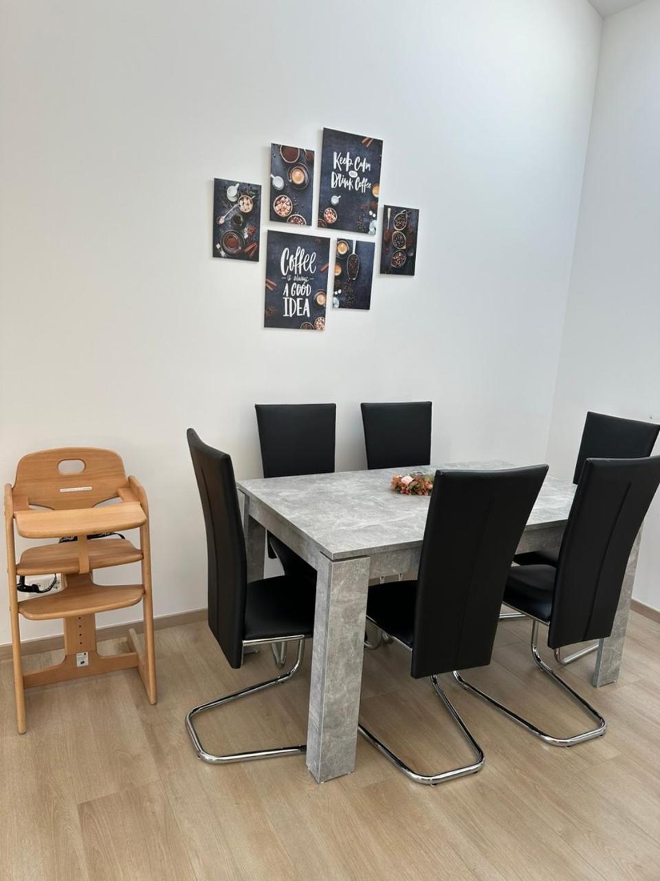Grosse Ferienwohnung Gaestehaus Neubau Merzig 120M2 Eksteriør bilde