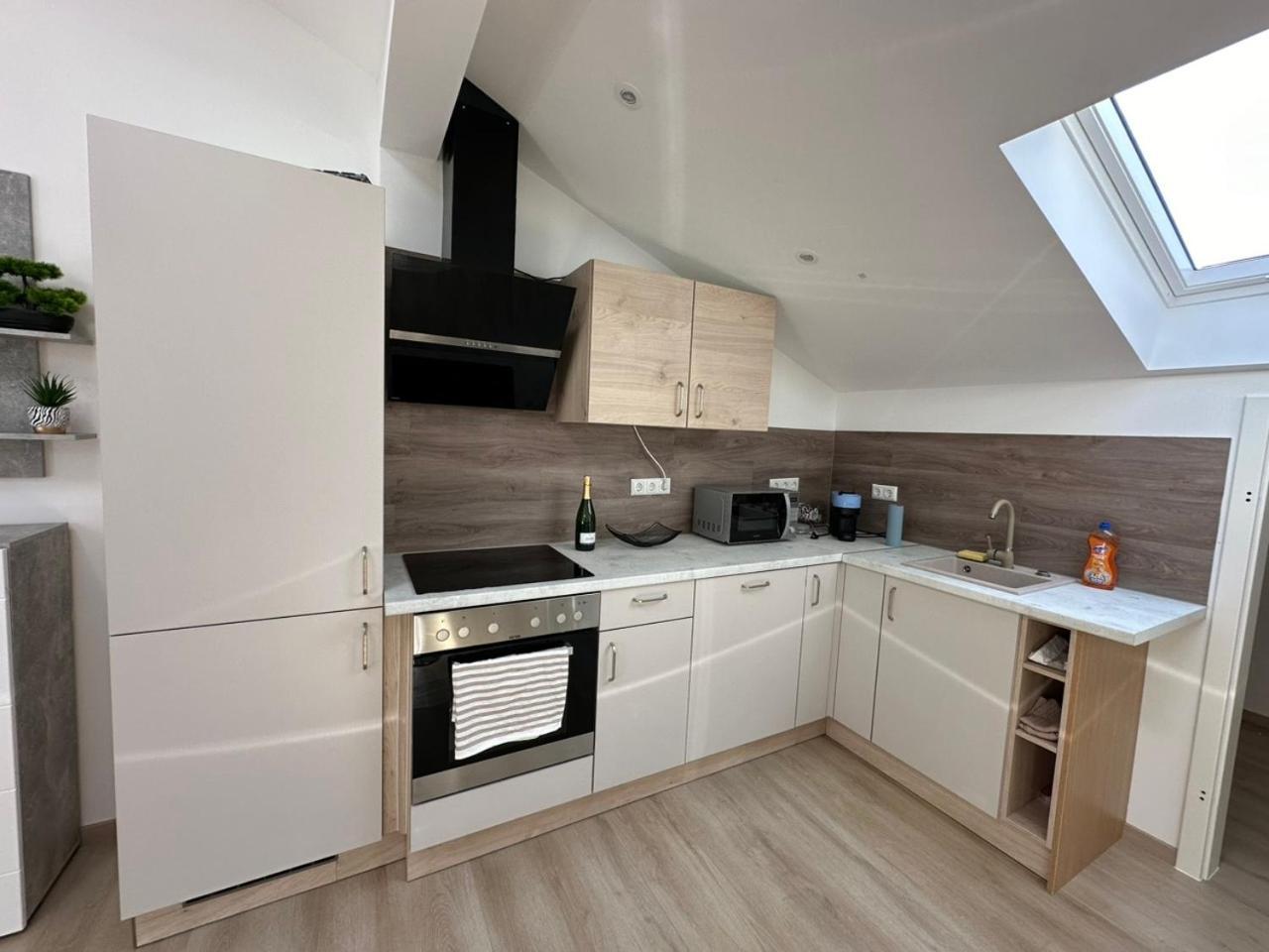 Grosse Ferienwohnung Gaestehaus Neubau Merzig 120M2 Eksteriør bilde