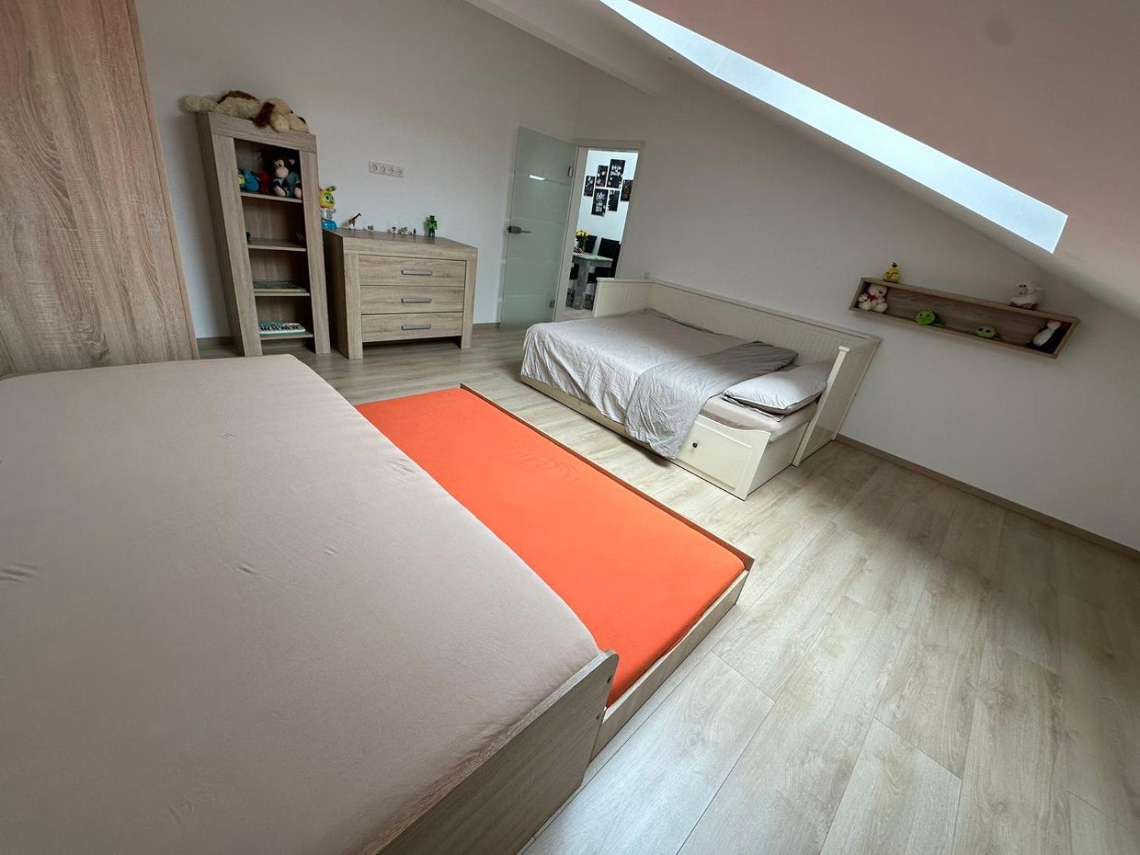 Grosse Ferienwohnung Gaestehaus Neubau Merzig 120M2 Eksteriør bilde