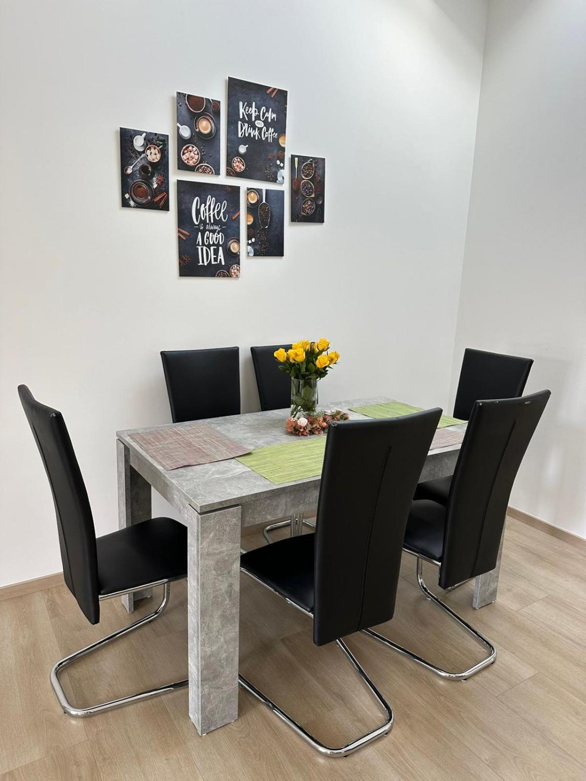Grosse Ferienwohnung Gaestehaus Neubau Merzig 120M2 Eksteriør bilde